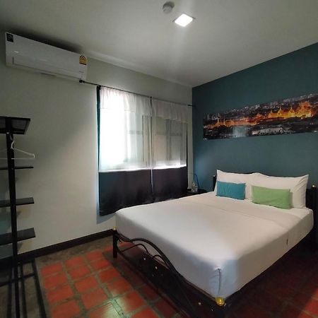 Baan Wangderm Hotel Bangkok Luaran gambar