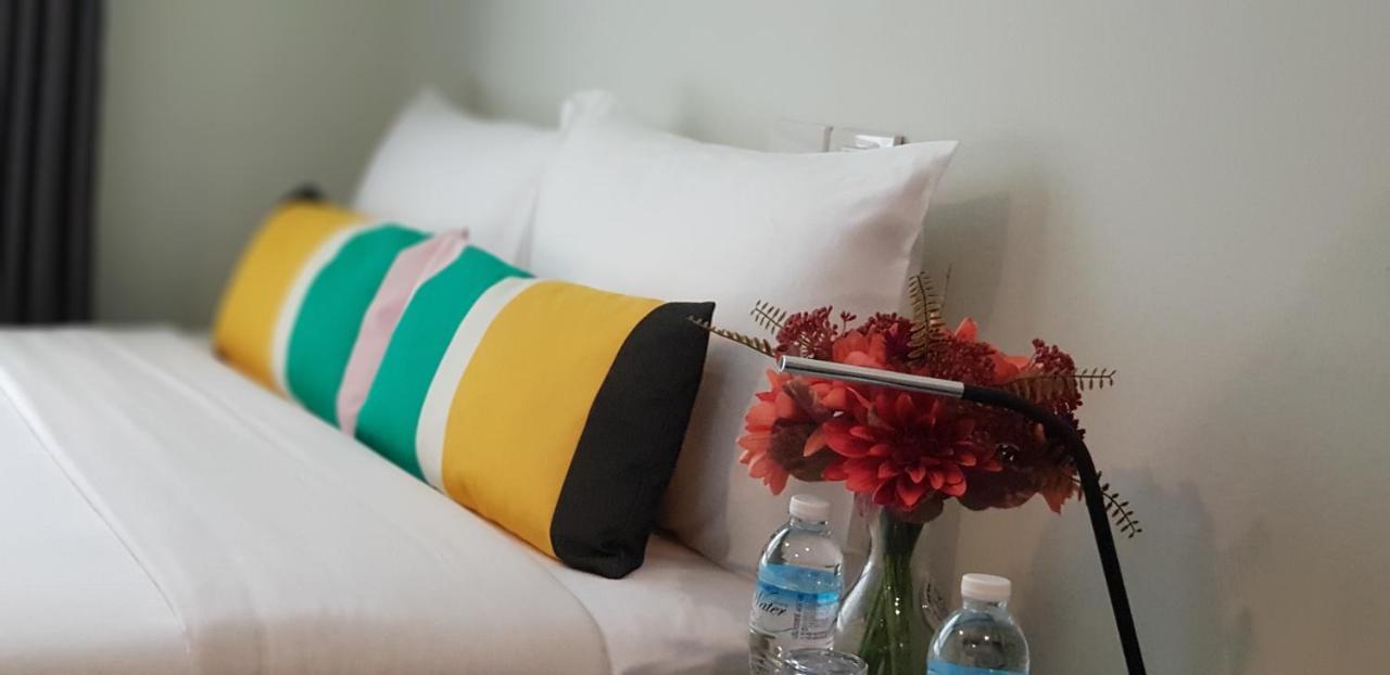Baan Wangderm Hotel Bangkok Luaran gambar