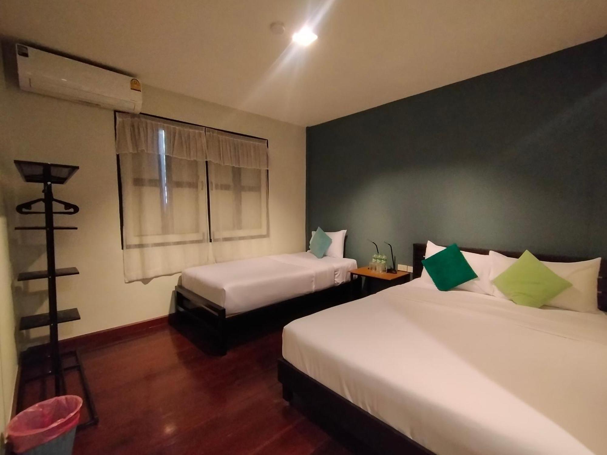Baan Wangderm Hotel Bangkok Luaran gambar