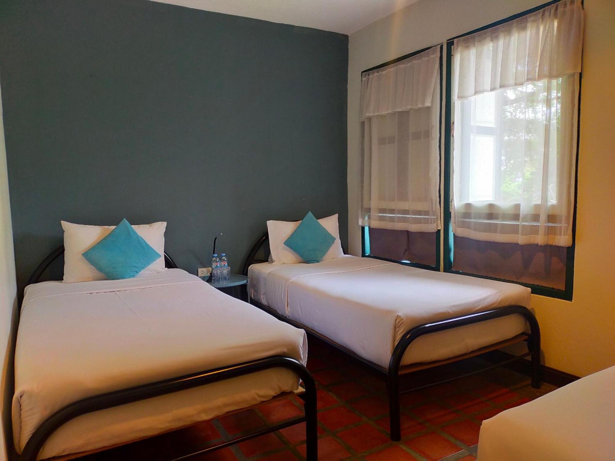Baan Wangderm Hotel Bangkok Luaran gambar