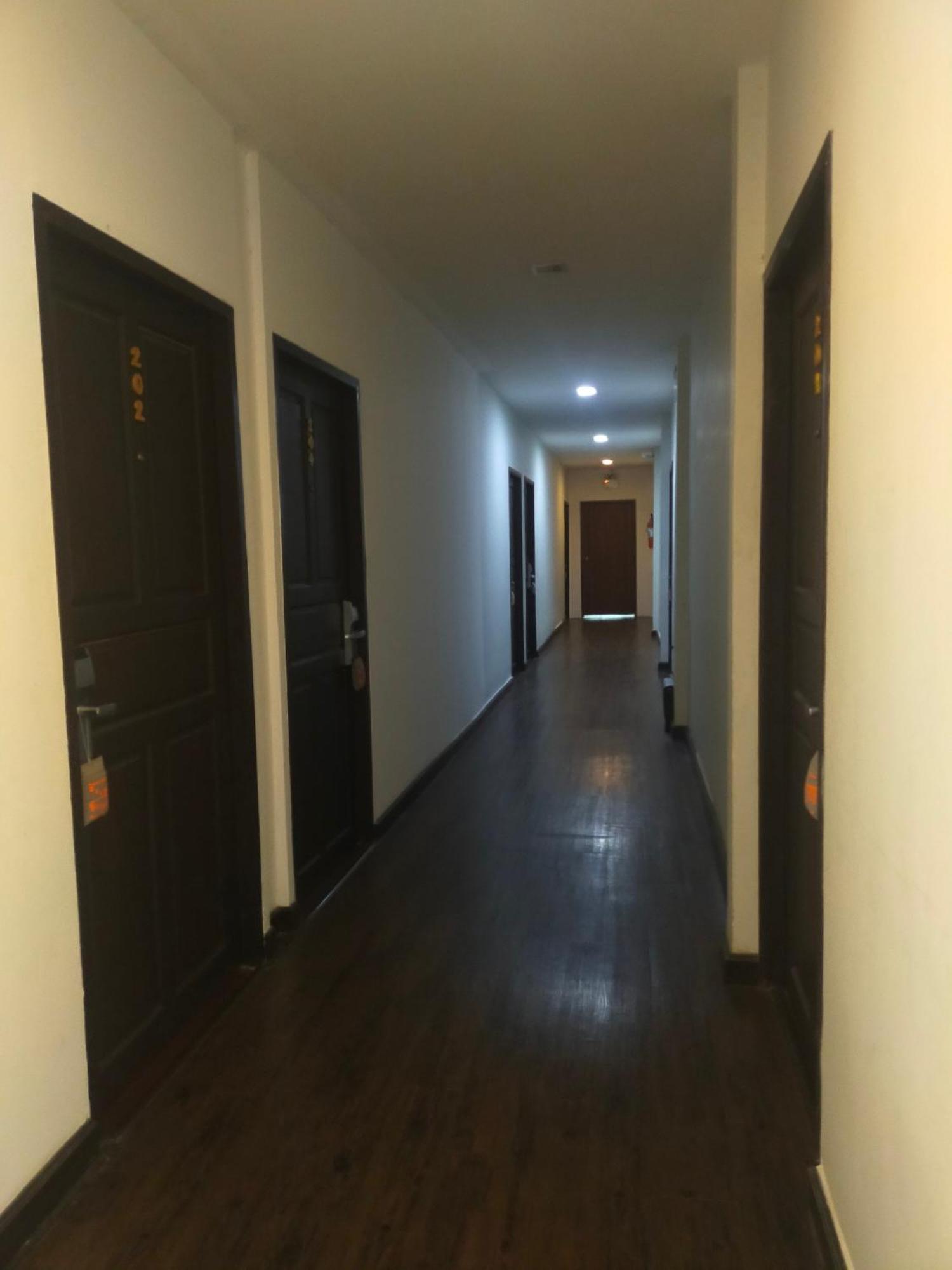 Baan Wangderm Hotel Bangkok Luaran gambar